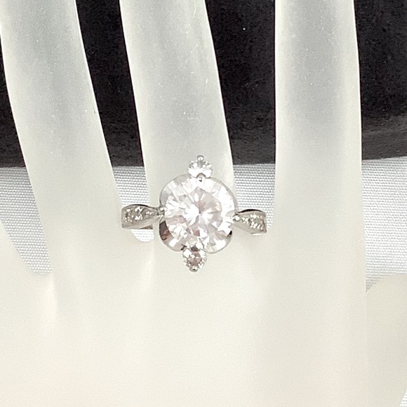 Round White Crystal Silvertone Cocktail Ring 8.5